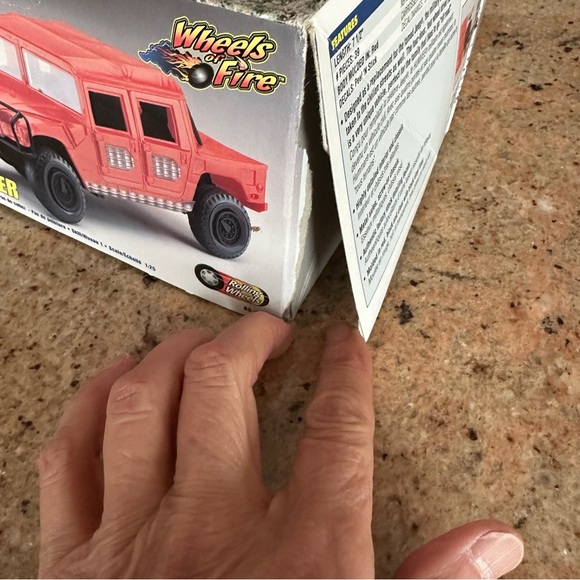 SnapTite Red Hummer Model Kit - Picture 8 of 8